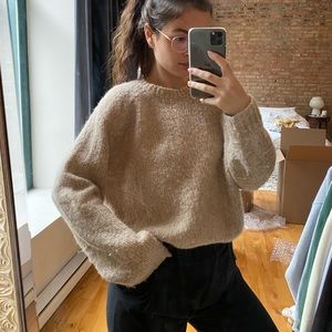 Aritzia knit crewneck gently used M